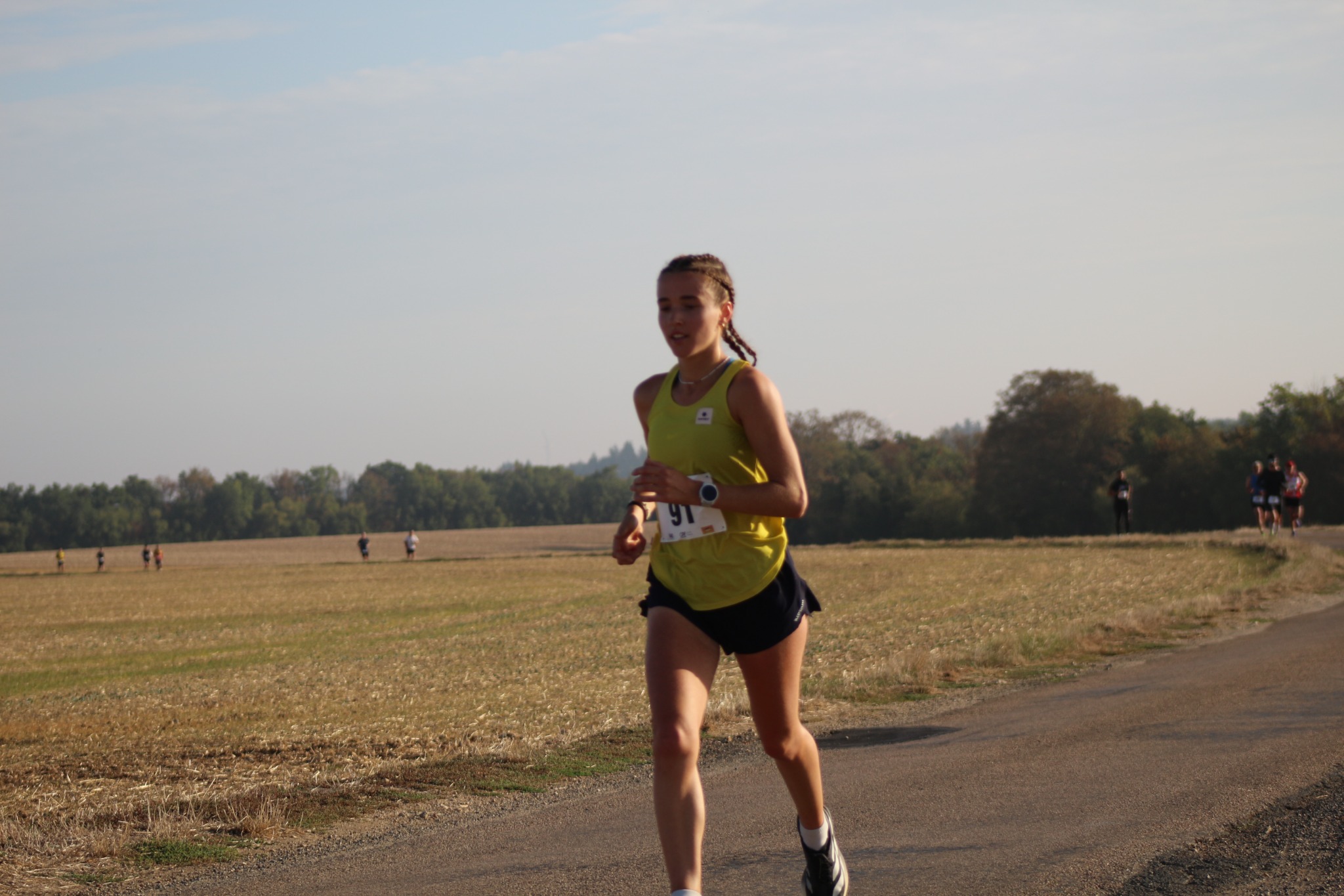 Coureuse sur le parcours des Boucles de la Juine